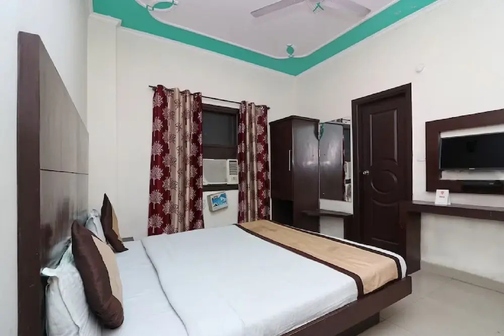 Hotel O Aura Palace Deluxe