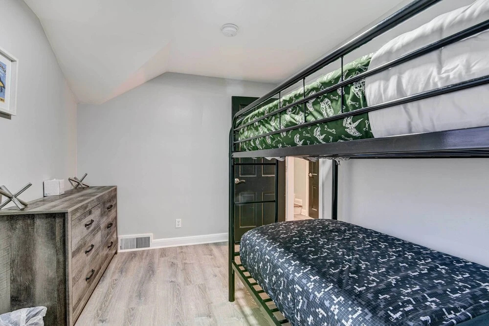 Luxurious Detroit Home - Walk to Golf and Park!
