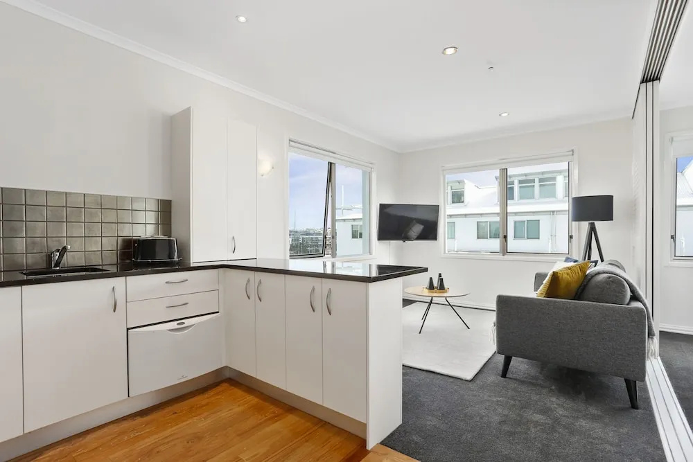 Newly Refurnished Stylish One Bedroom