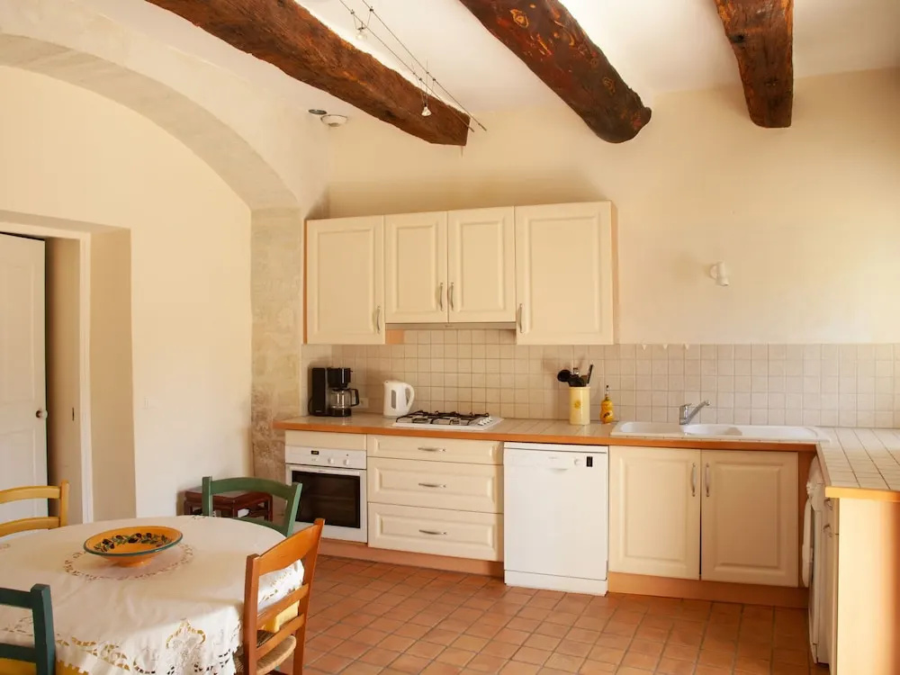 Quaint Holiday Home in Rustrel With Swimming Pool