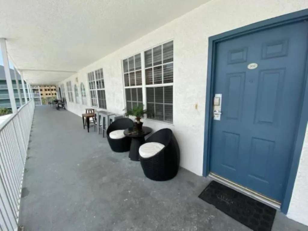OCEANVIEW LARGE DREAM CONDO WITH 2BD/2B in CLEARWATER BEACH