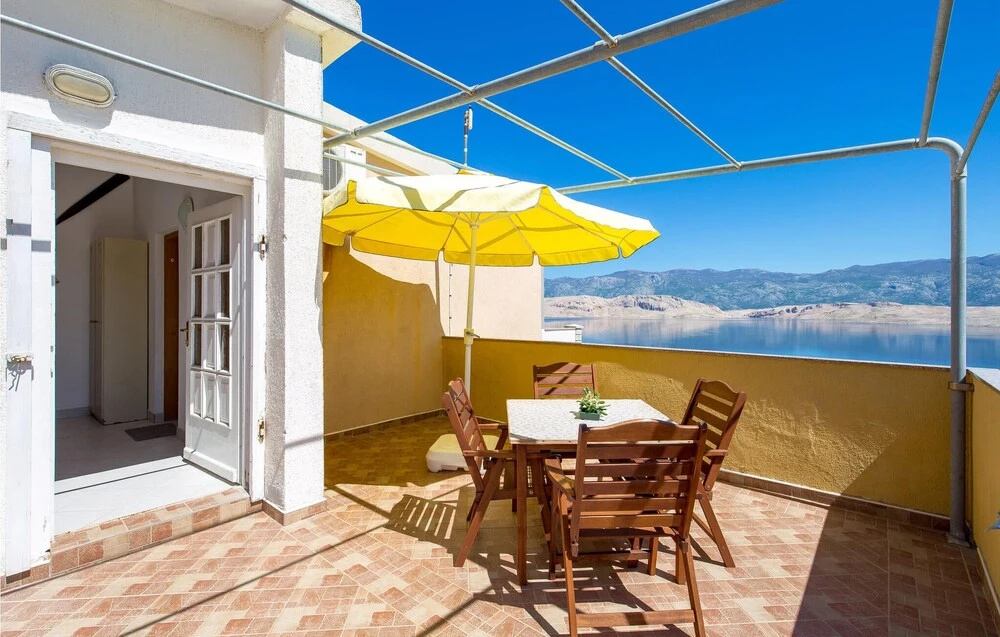 Nice Apartment in Bosana With Wifi and 1 Bedrooms