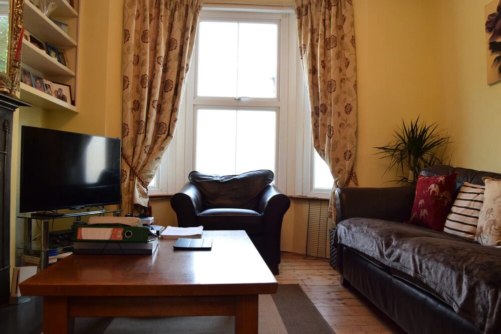 Country Style 3 Bedroom Victorian House