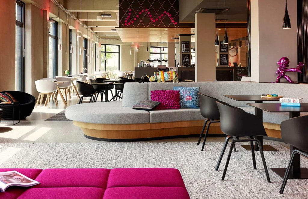 MOXY Vienna Airport