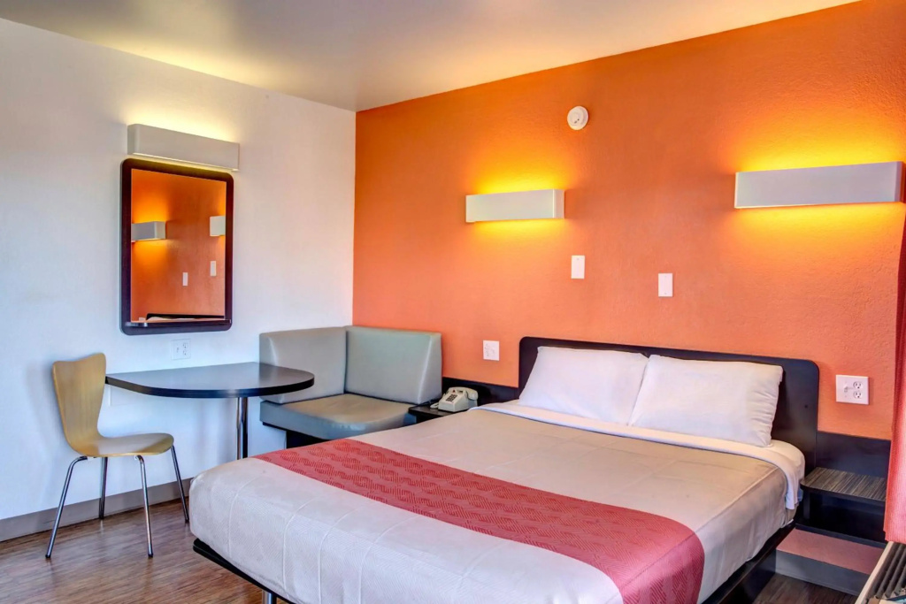 Motel 6-Murfreesboro, TN