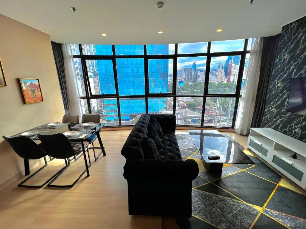 2bedroom condo in heart of Bangkok