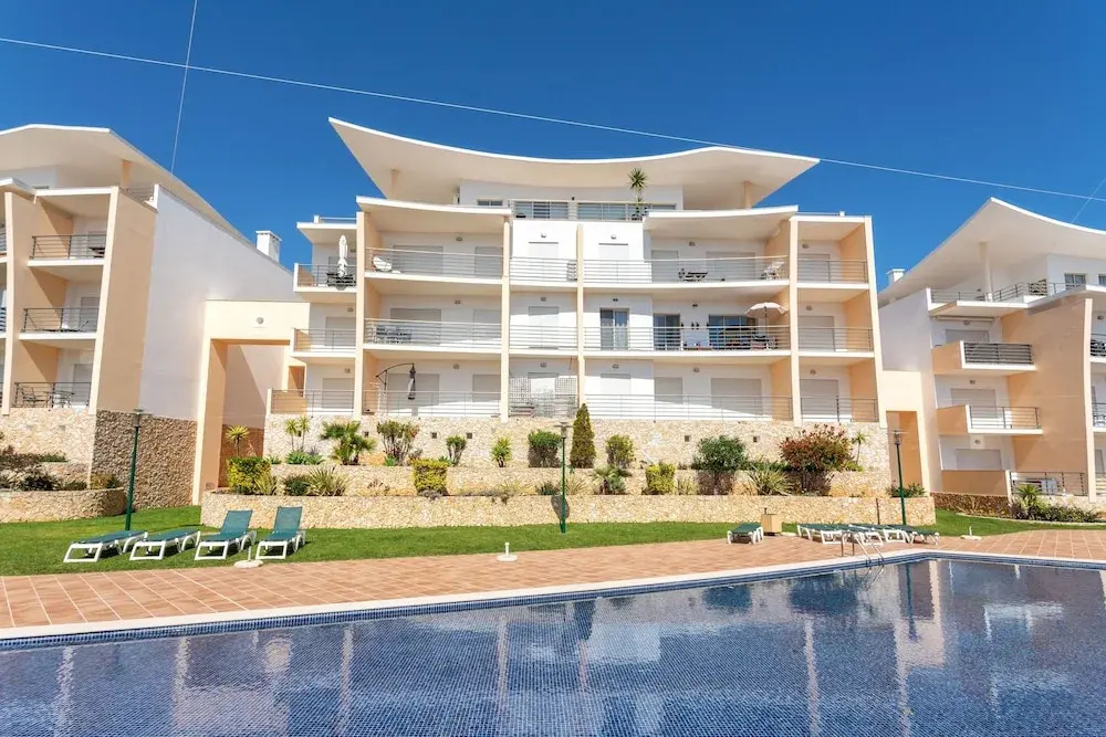 Sea view Apartment with 3 spacious Terraces & 2 Swimming pools