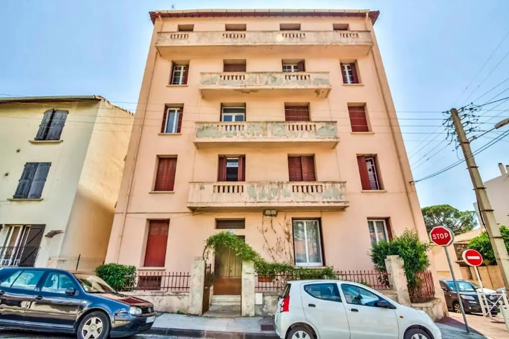 #1 Toulon CENTRE AU CALME, LUMINEUX, STATIONNEMENT FACILE