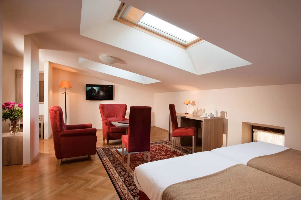 Hotel Santi