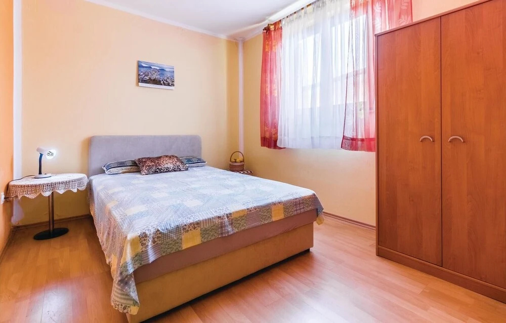 Amazing Home in Liznjan With Wifi and 2 Bedrooms