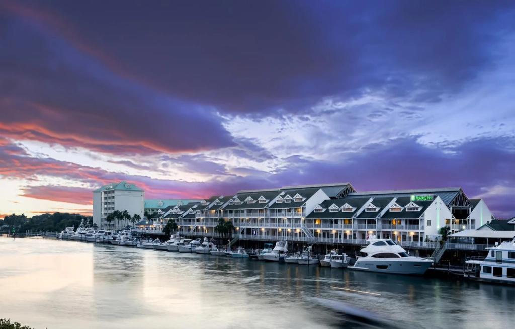 Holiday Inn & Suites Clearwater Beach S-Harbourside