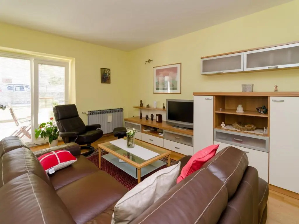 Beautiful three bedroom apartment with a yard and terrace - Apartment Zoranica I - AE1405