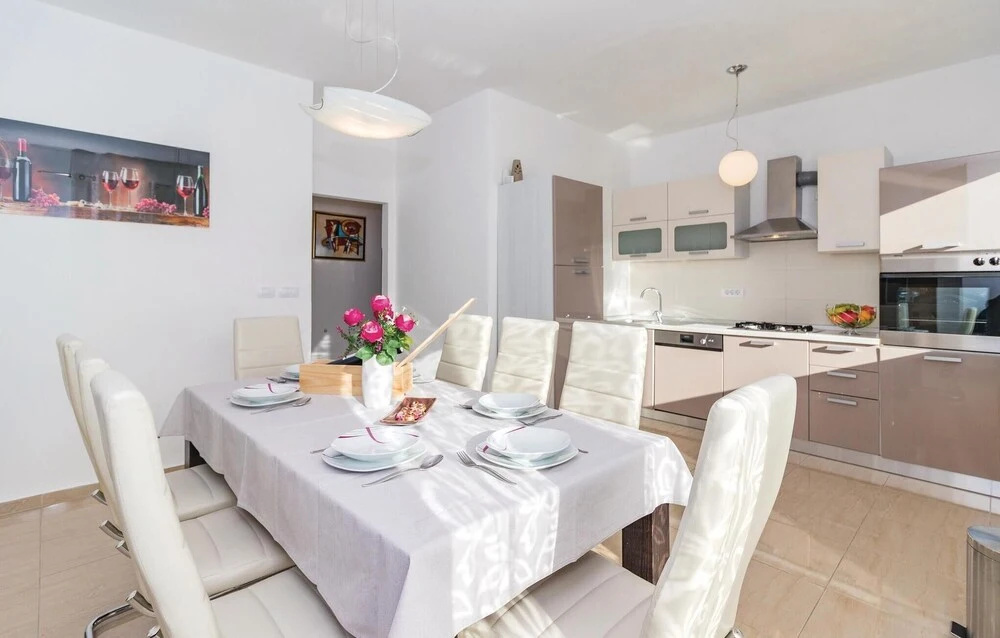 Stunning Home in Pula With Wifi and 4 Bedrooms