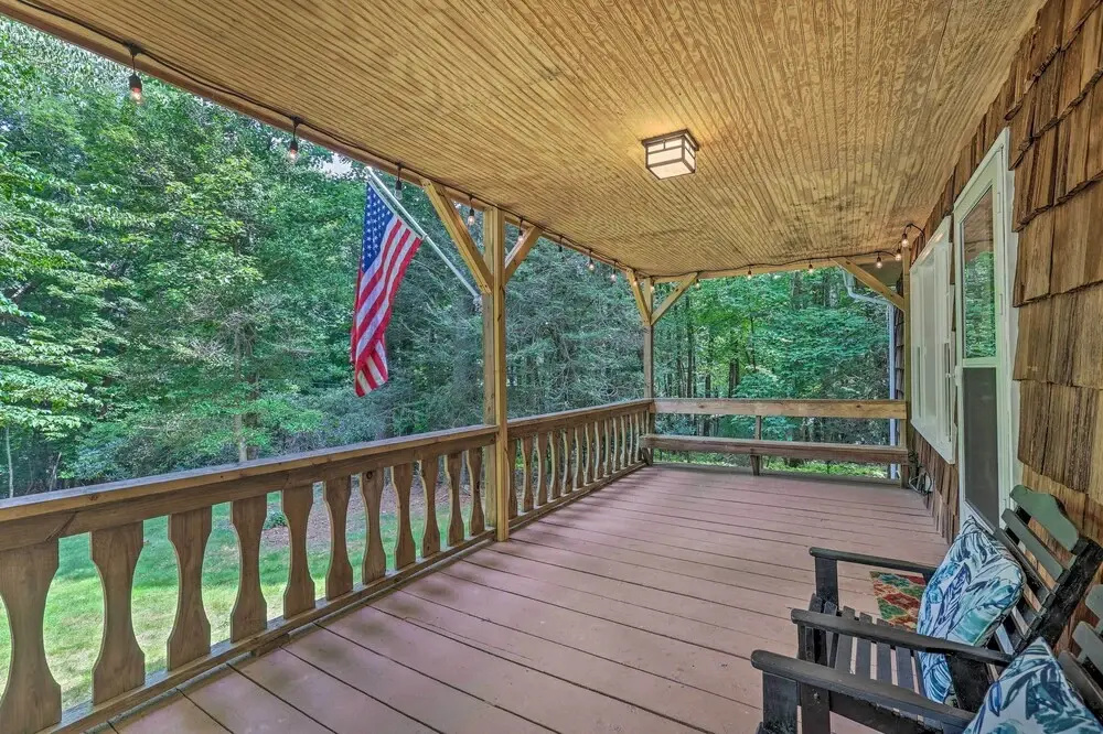 Near Hiking: Roaring Gap Retreat w/ Fire Pit!