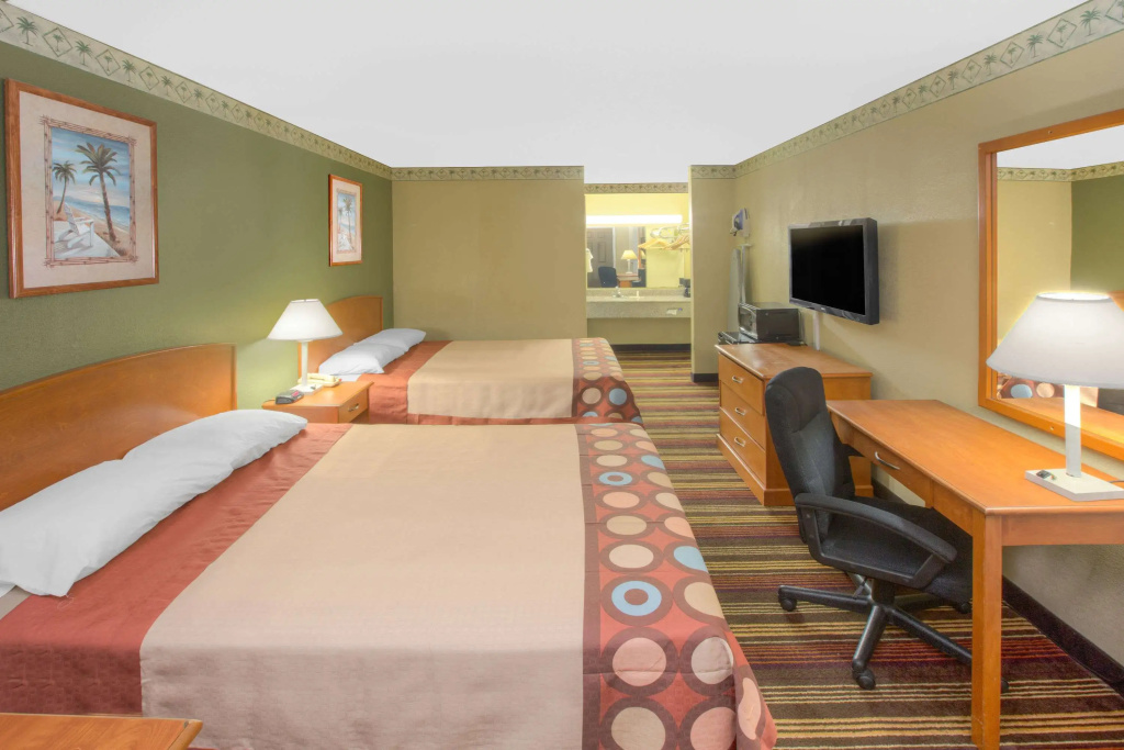 Super 8 by Wyndham Shreveport
