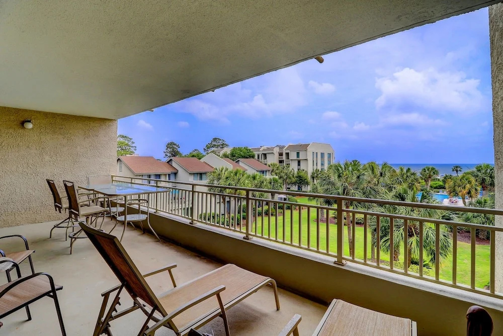Shorewood Oceanfront - 2 & 3 Bedroom Villas