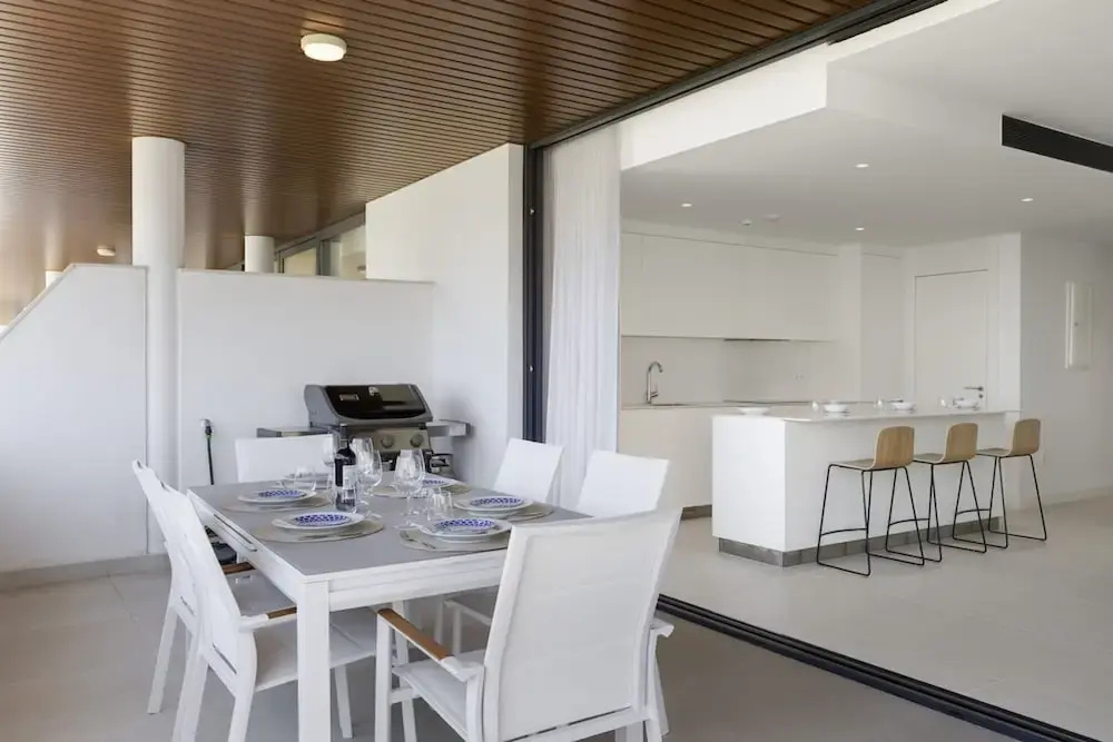 Exclusive 3-bedroom Apartment in Higueron