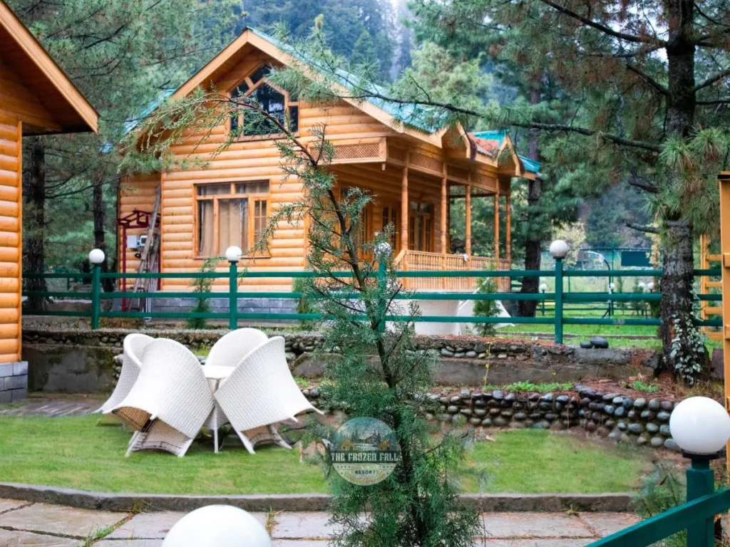 The FrozenFall Resort - Gulmarg