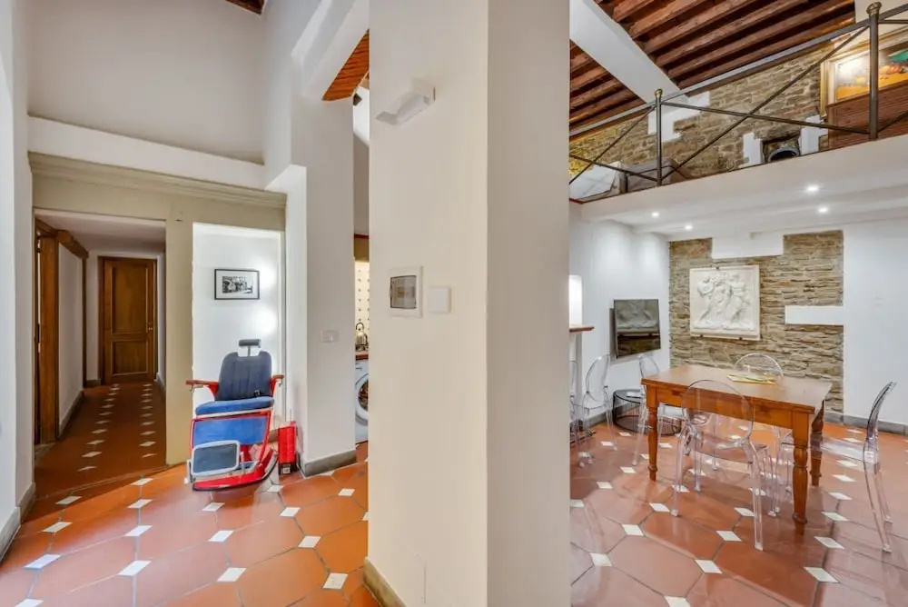 Palazzo Pitti Apartment with Terrace