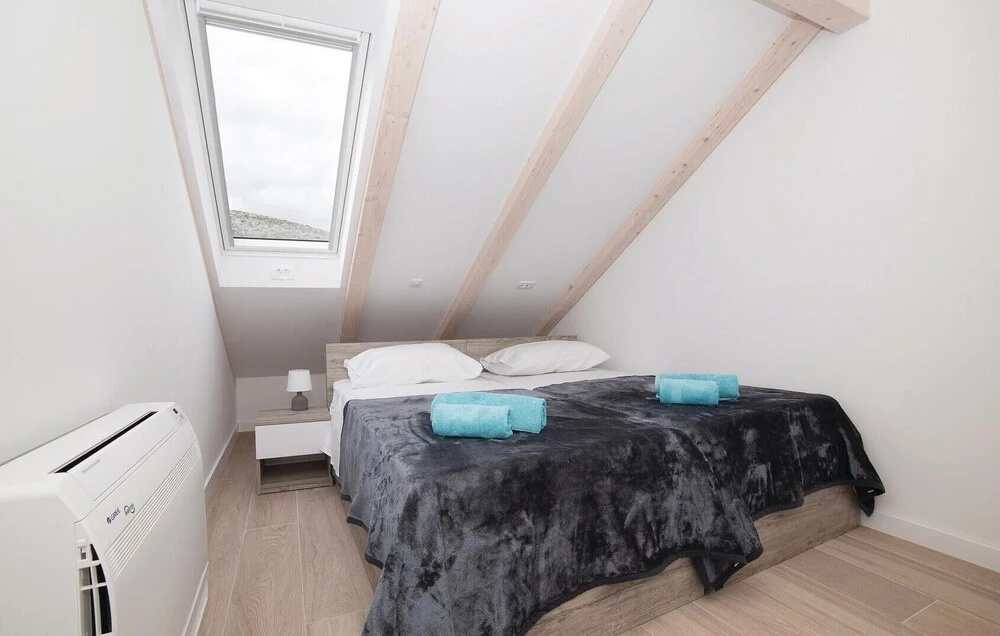 Amazing Apartment in Trogir With 3 Bedrooms and Wifi