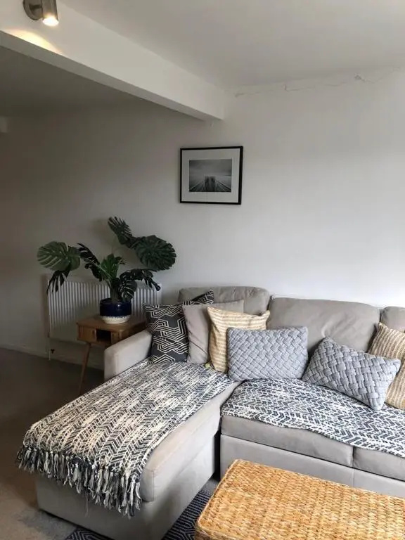 Recently Refurbished Old Town Apartment