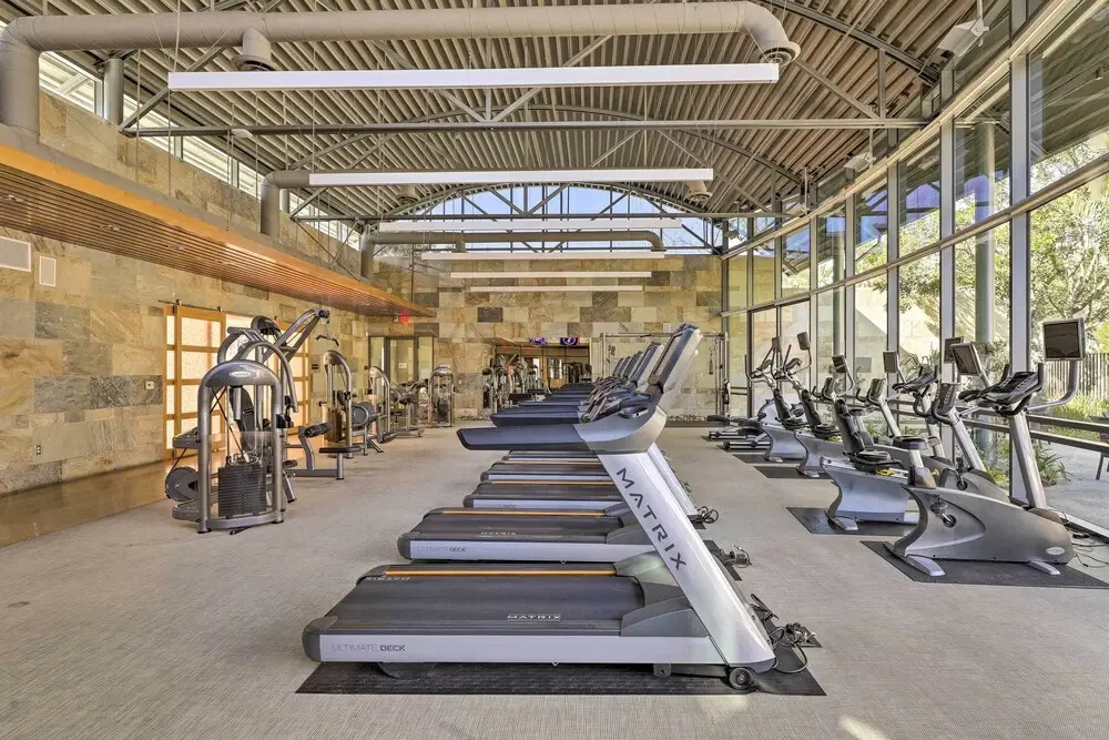 Modern Irvine Condo w/ Pool - 7 Mi to Beach!
