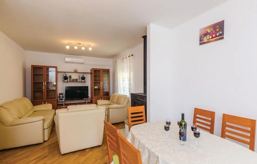 Cozy Home In Plat With Wifi