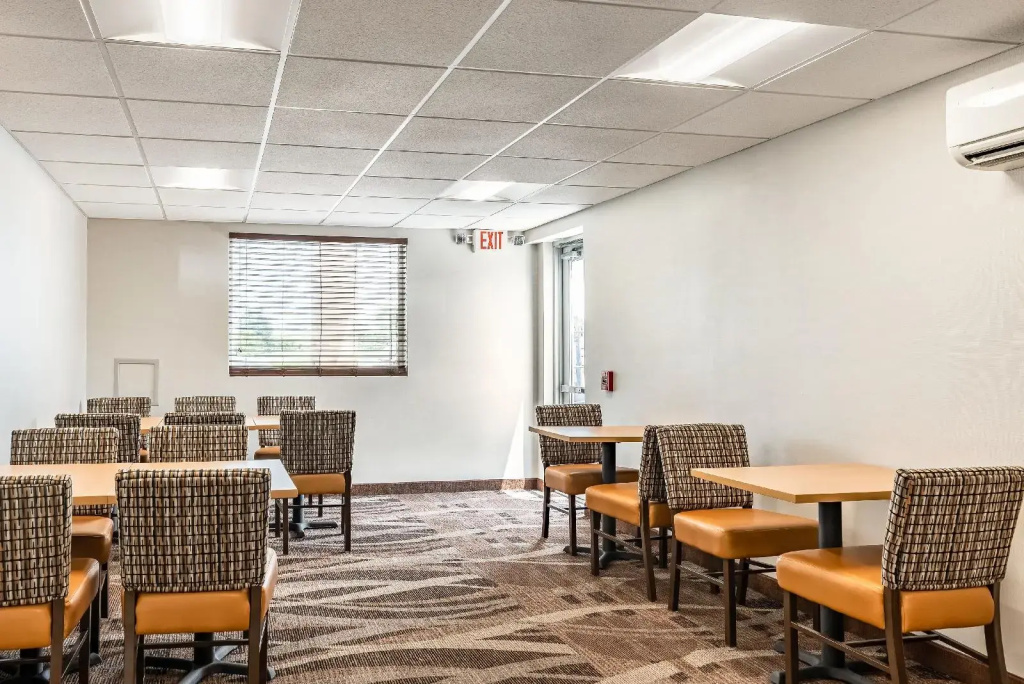 Red Lion Inn & Suites Bucyrus North