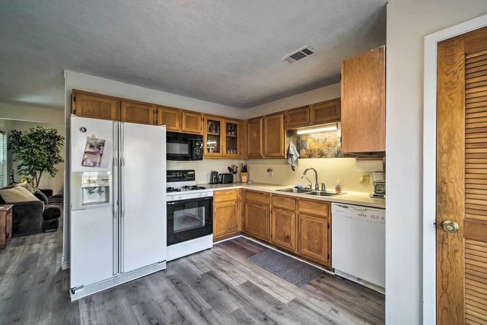 Bright College Station Abode: 3 Mi to Kyle Field