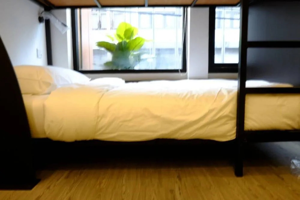 A.D.B. 08 Express - Hostel