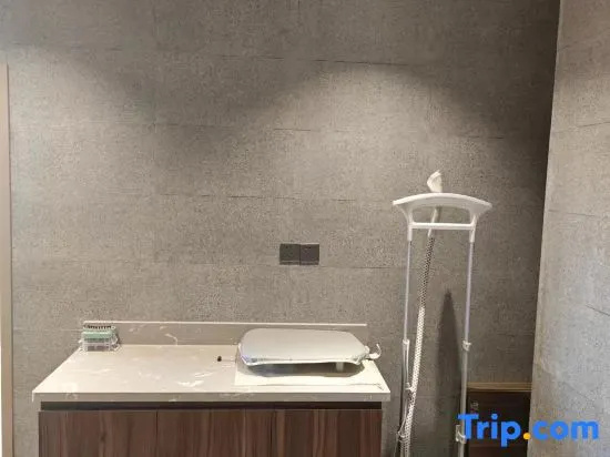 Homeinn Plus Hotel (Xining Bayi East Road Fourteenth Middle School)