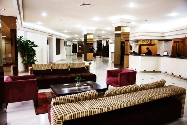 Tibisay Hotel del Lago