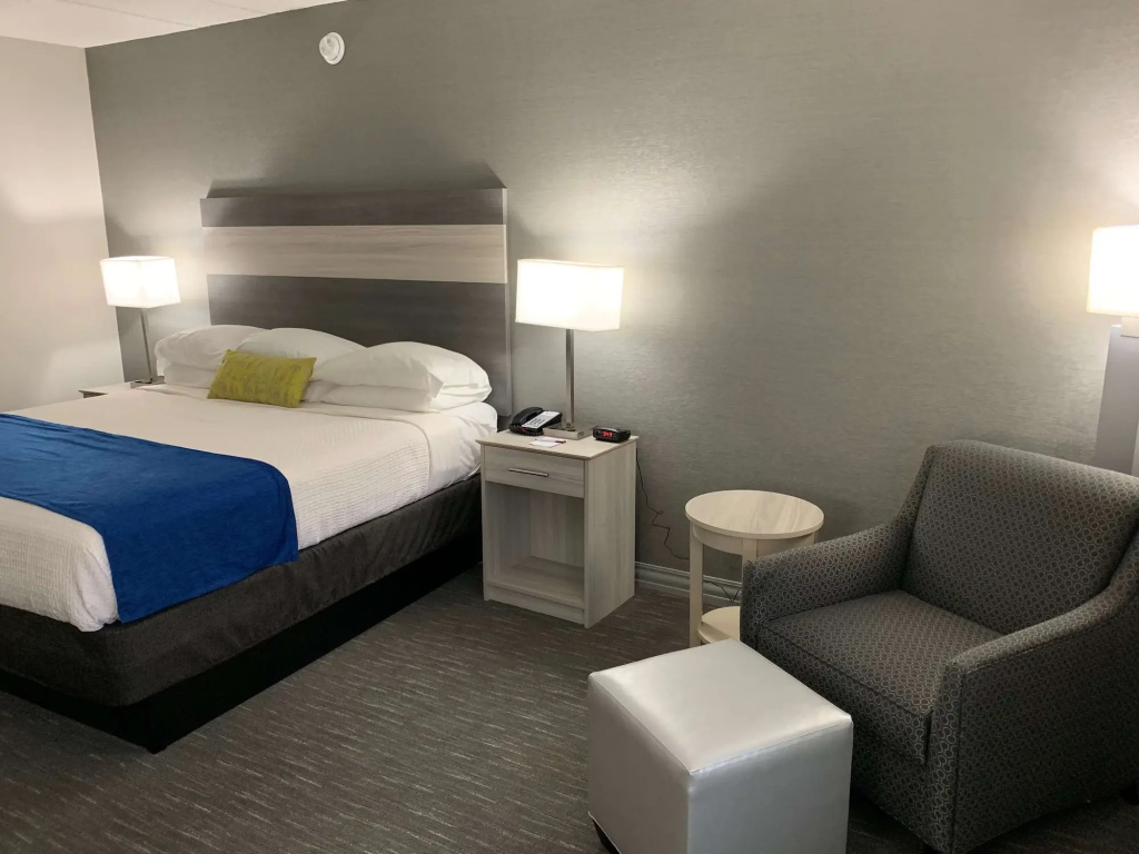 Best Western Plus Clarks Summit Scranton Hotel
