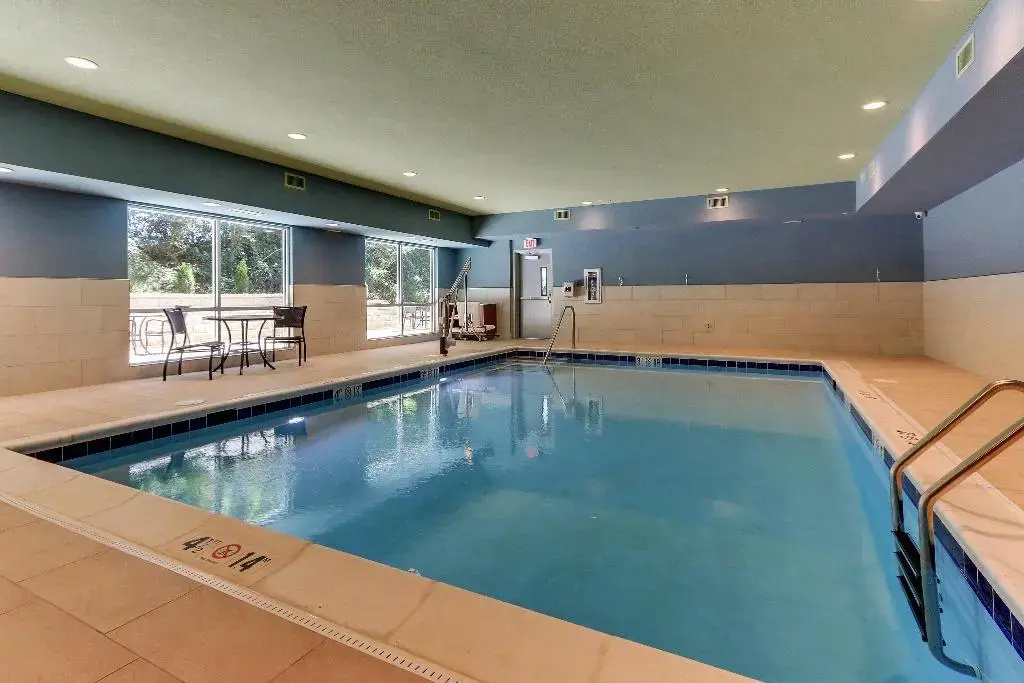Holiday Inn Express & Suites - Roanoke – Civic Center