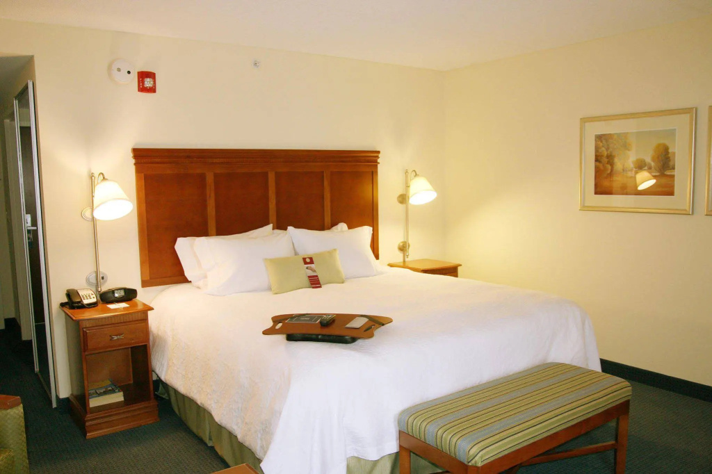 Hampton Inn Belmont at Montcross