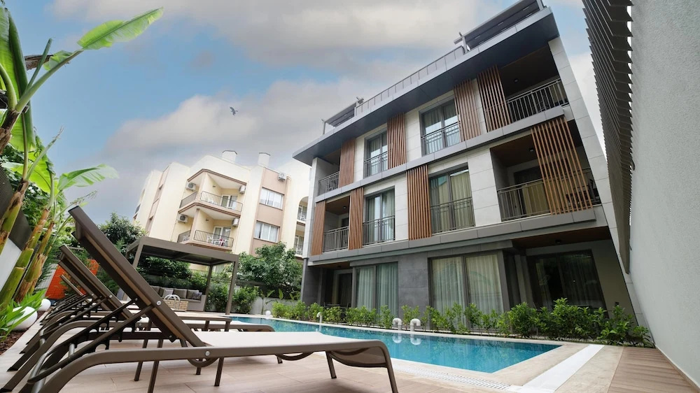 Bomo Suites