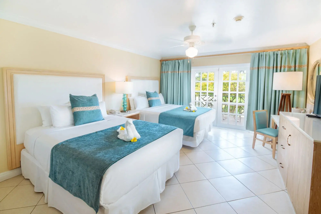 Bay Gardens Beach Resort & Spa
