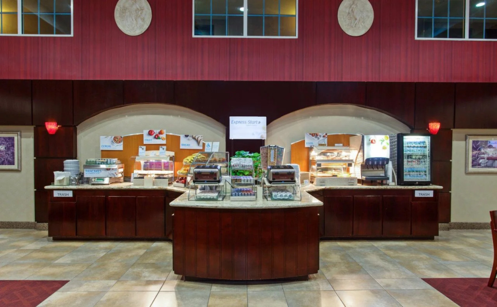 Holiday Inn Express Hollywood Walk of Fame by IHG