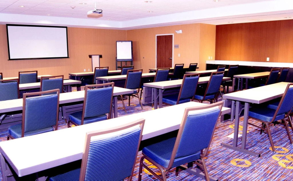 Courtyard by Marriott Jackson Airport/Pearl
