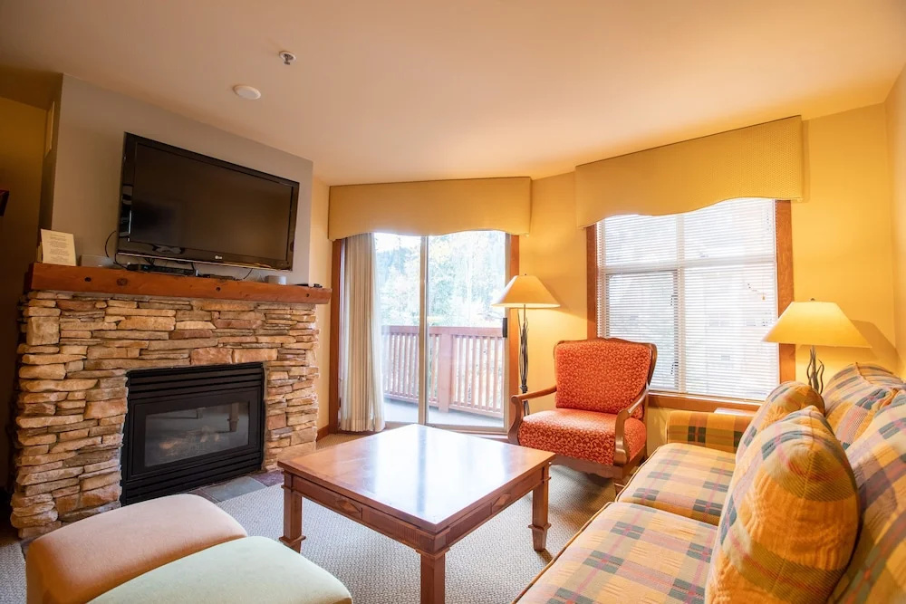 3309A - One Bedroom Standard Powderhorn Lodge 1 Condo by RedAwning