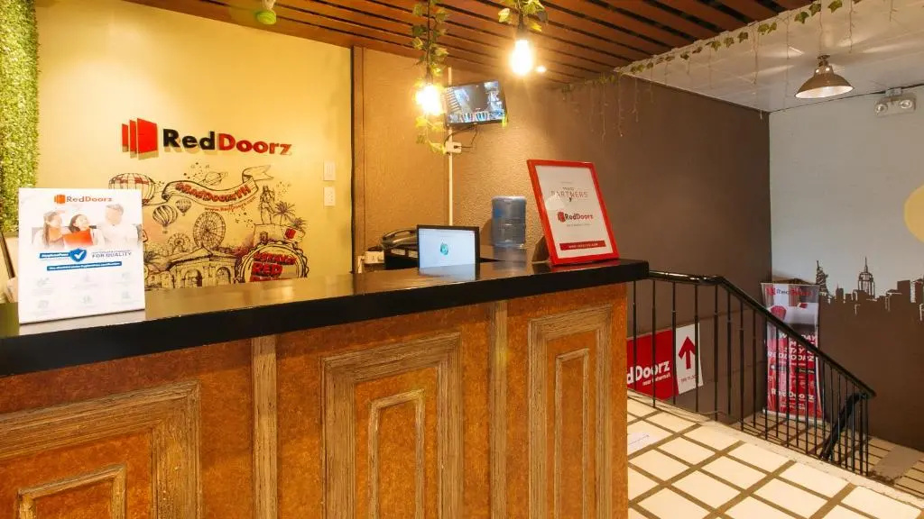 RedDoorz Plus @ Torre De Manuel Residences 1