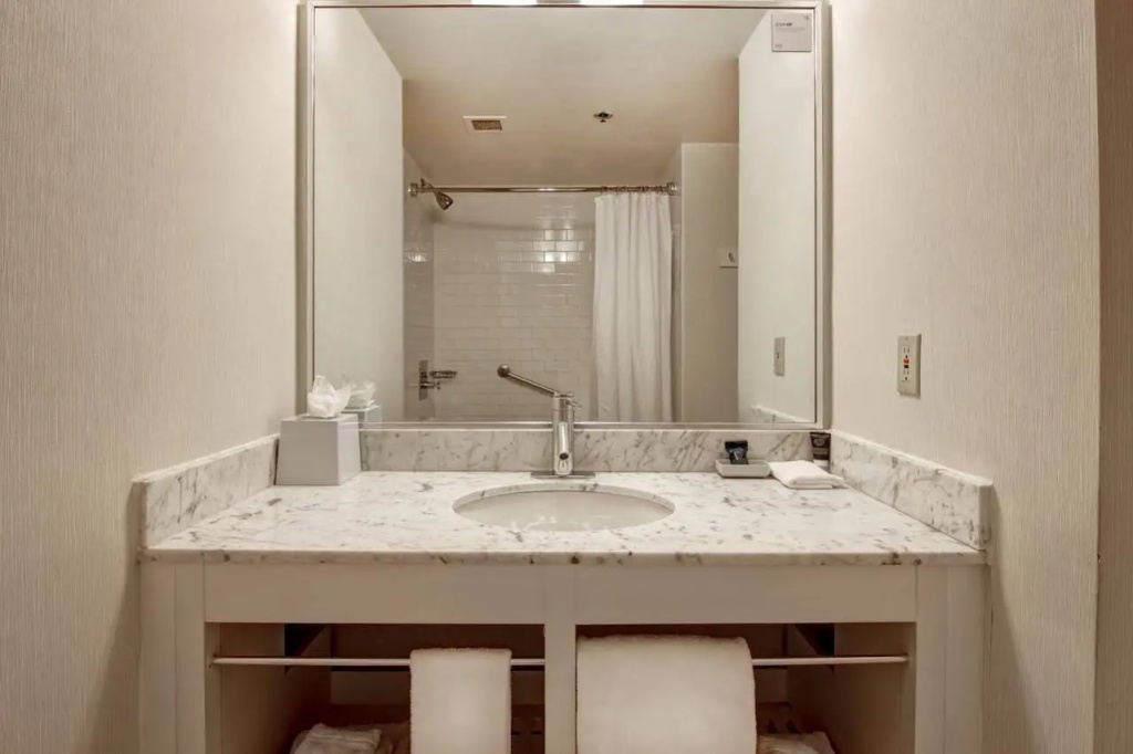 Four Points by Sheraton Toronto Mississauga