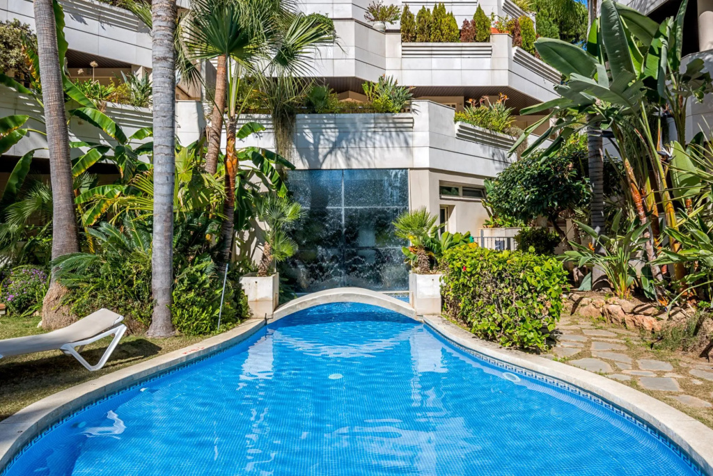 FA - Fabulous Apartment with in and outdoor Pool