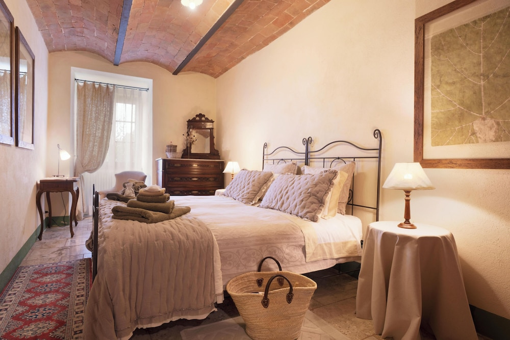 Villa Montecastello