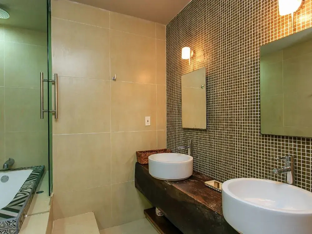 Nolita 204 Wonderful 2 Bedroom 5th Av by RedAwning