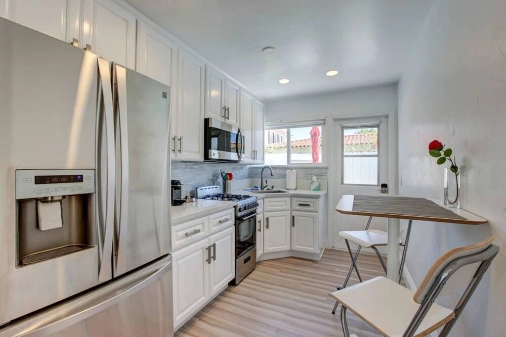 B1 Remarkable Contemporary Studio by The Beach With AC