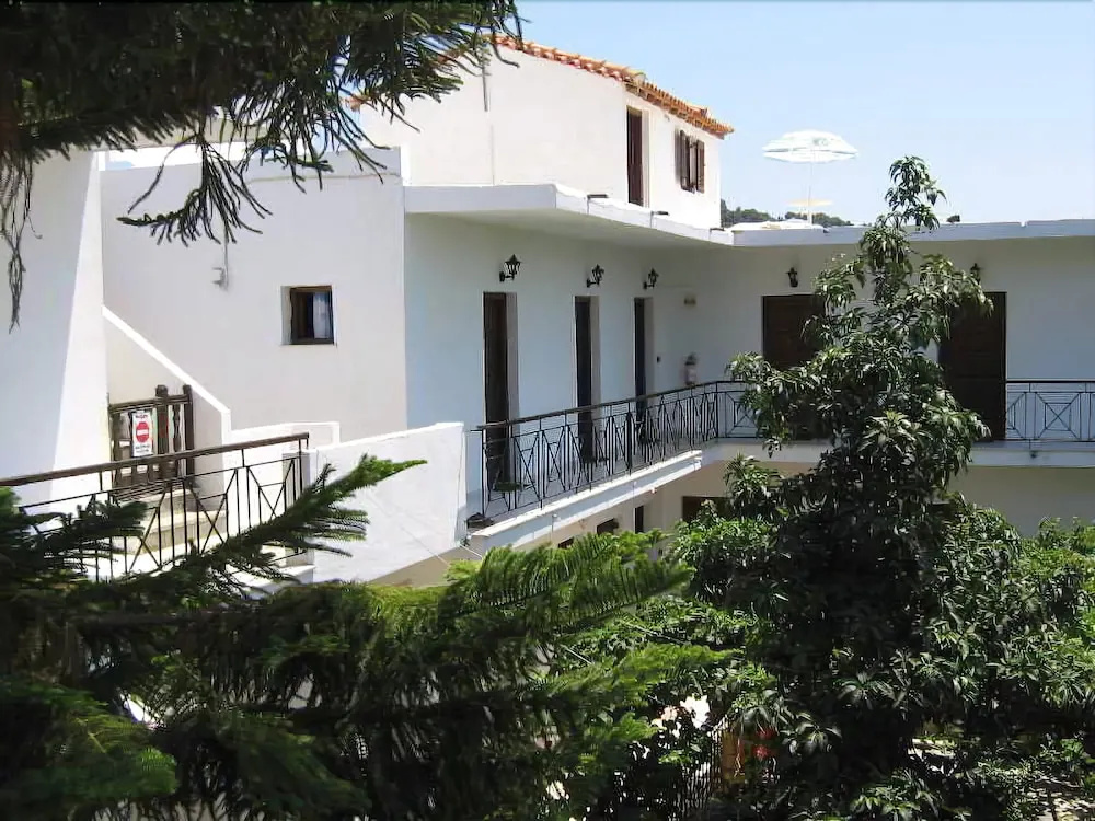 Manolas Studios