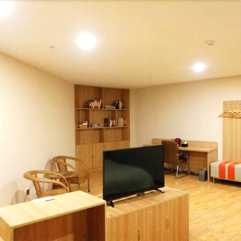 7 Days Premium (Jiaozuo Renmin Road Normal College)