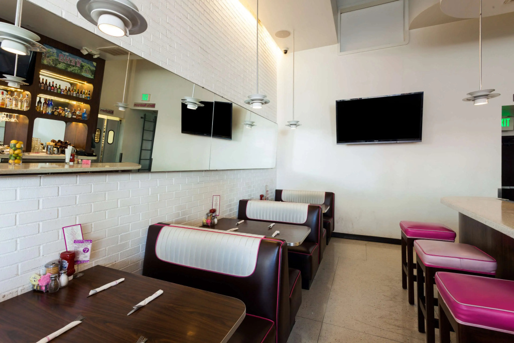 Ramada Plaza by Wyndham West Hollywood Hotel & Suites