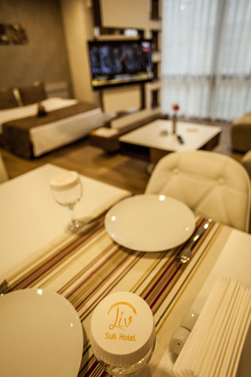 Liv Suit Hotel